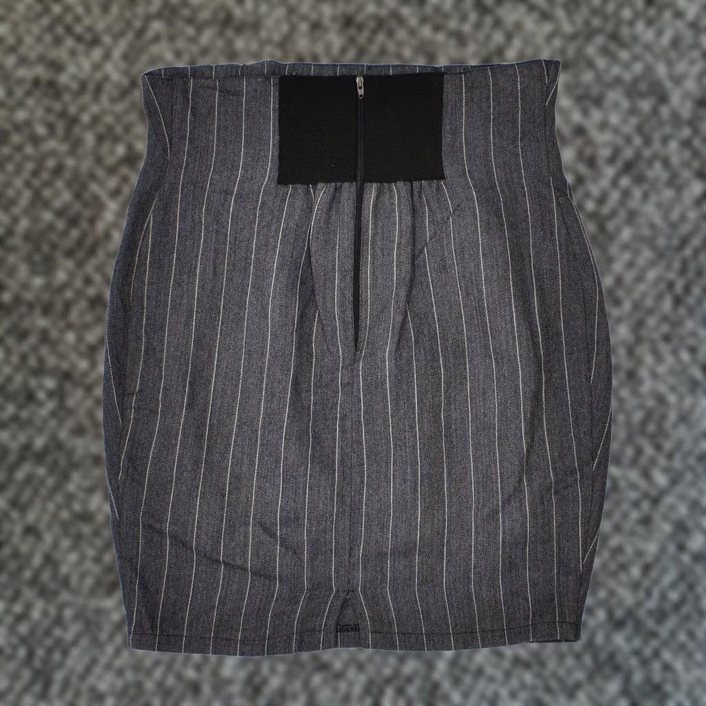 Vintage VINTAGE Womens Pencil Skirt IT 44 Medium W30 Grey Striped Viscose Size 30" / US 8 / IT 44 - 1 Thumbnail