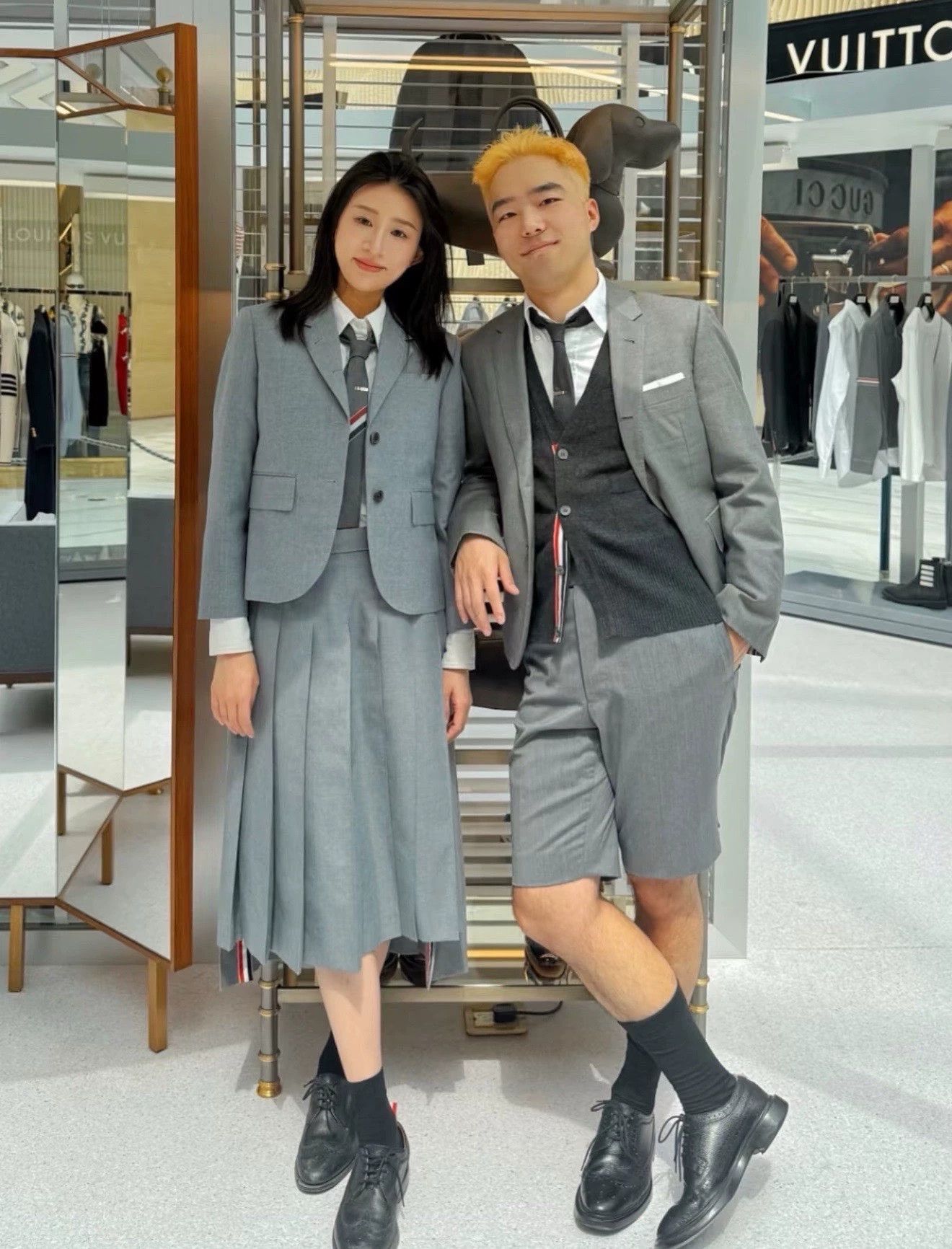 Thom Browne Thom Browne Women's Classic Mid-gray Short Blazer Size40 Size S / US 4 / IT 40 - 7 Thumbnail
