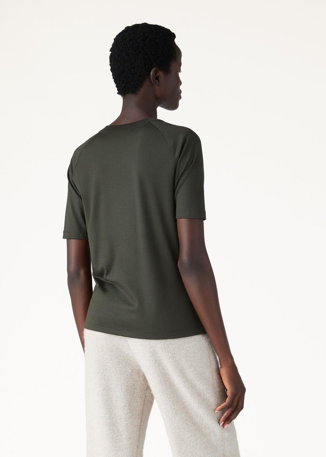 Loro Piana o1srvl11e0125 FAN6590 Tadami T-Shirt in Dark Green Size S / US 4 / IT 40 - 6 Thumbnail