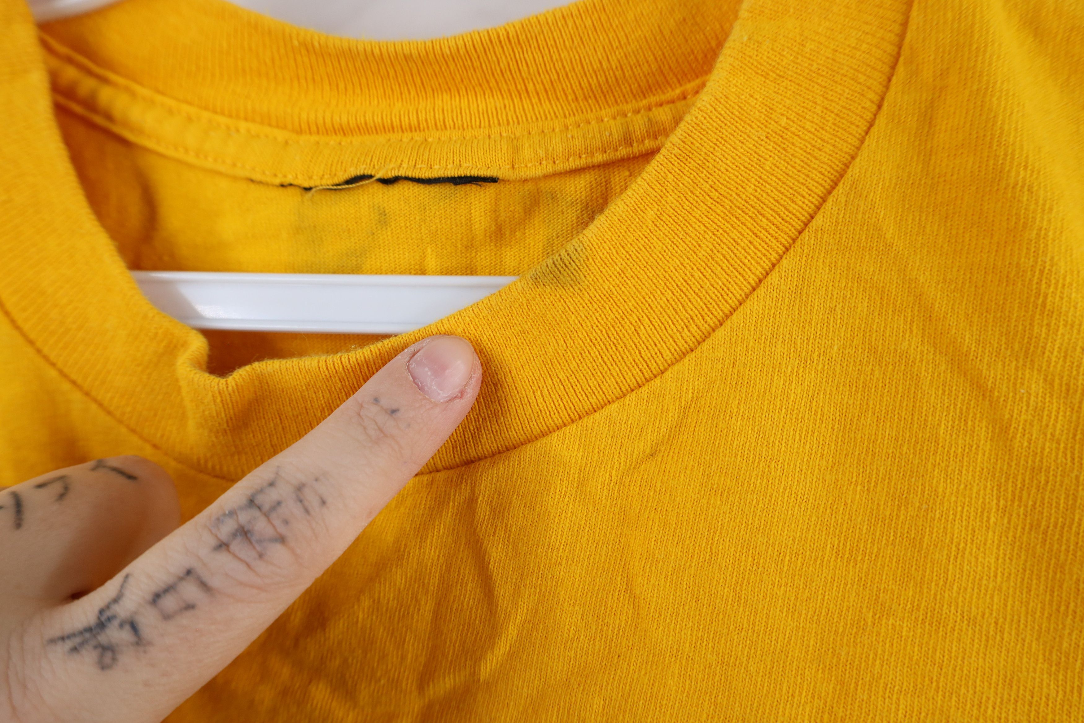 Vintage Vintage 90s Streetwear Panther Fire Flames T-Shirt Yellow Size US S / EU 44-46 / 1 - 5 Thumbnail