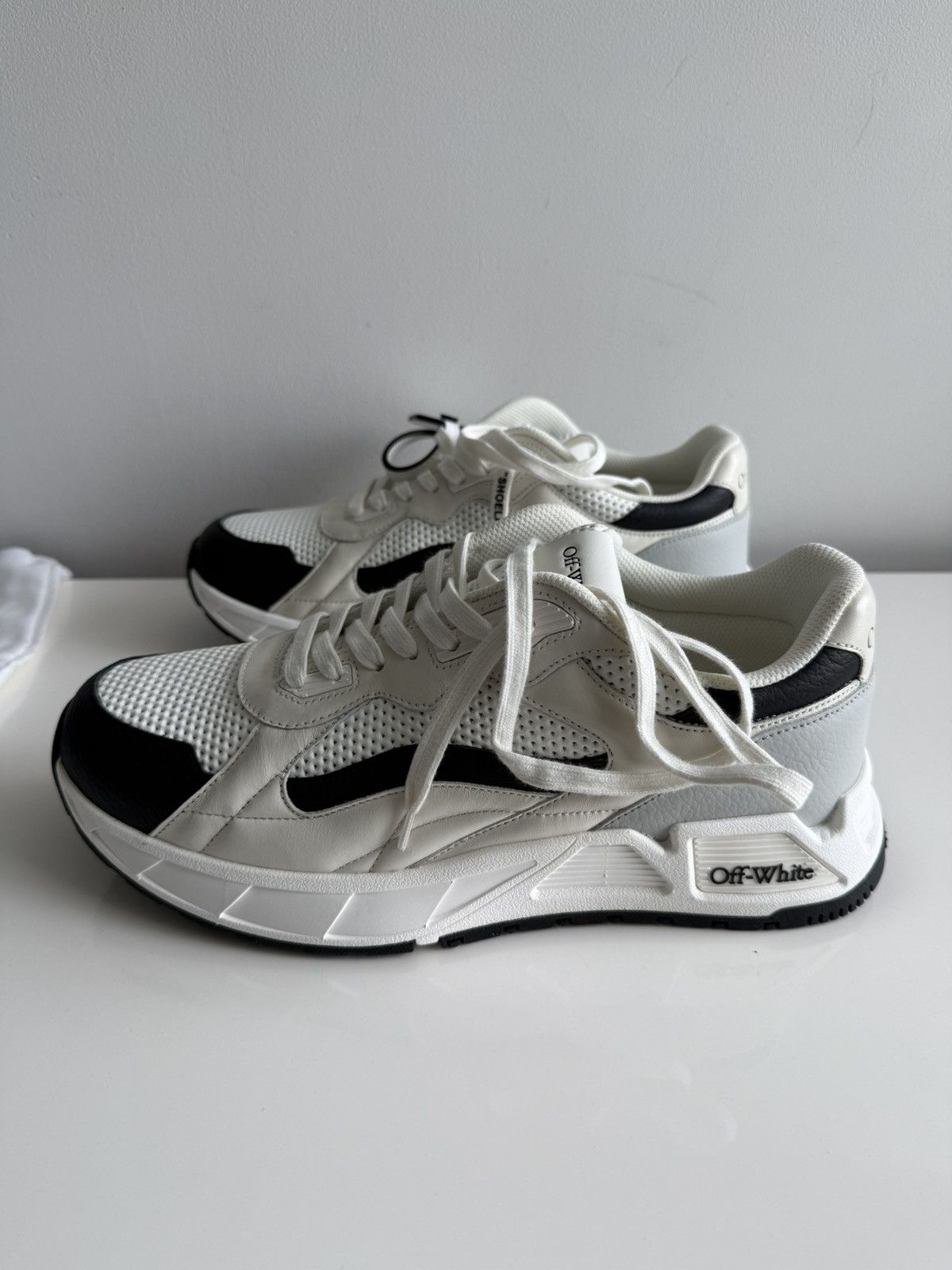 Off-White Off-White Kick Off Low Top Sneakers White Black Size US 10 / EU 43 - 14 Thumbnail
