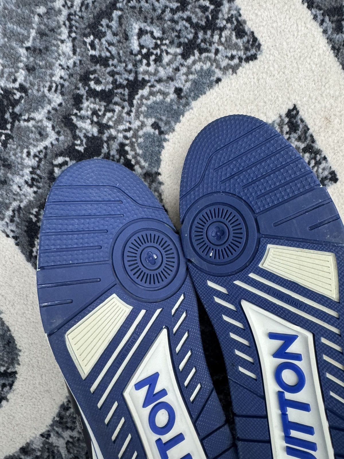 Louis Vuitton Louis Vuitton Virgil trainers Size US 5.5 / EU 38 - 4 Thumbnail