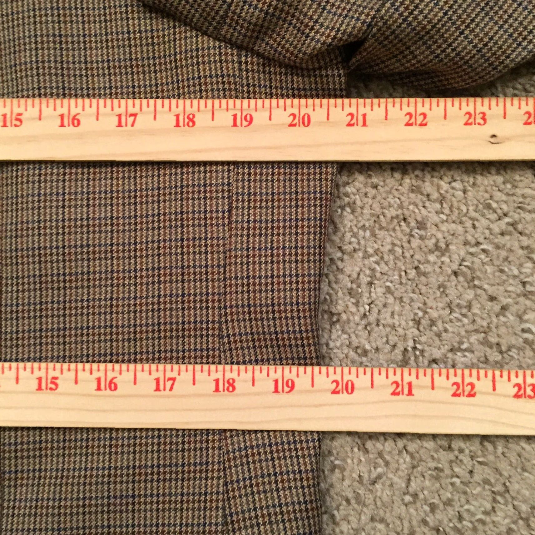 Izod Izod Blazer Mens 40 Regular Beige Plaid Two Button Polyester Blend Jacket Coat One-Button Notch Lapel Vintage? No. Size 40R - 6 Thumbnail