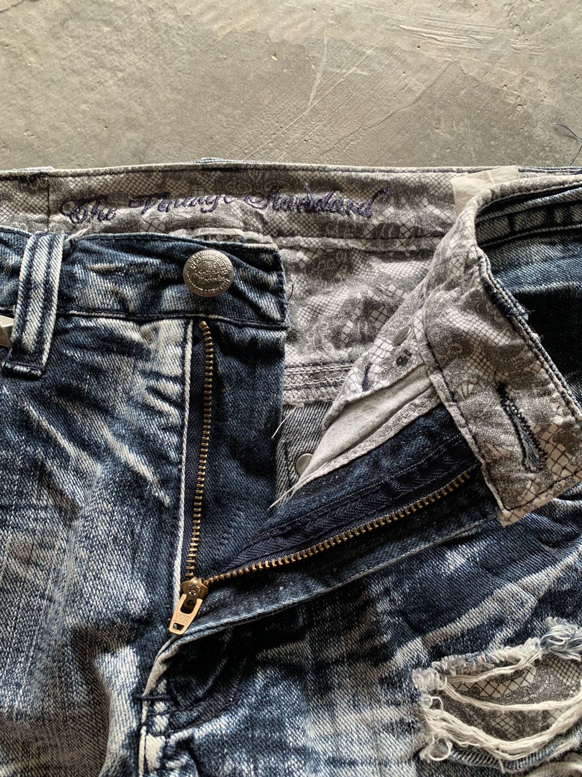 20471120 × Hysteric Glamour × If Six Was Nine distressed stone washed ripped jeans japanese designer Size US 31 - 6 Thumbnail