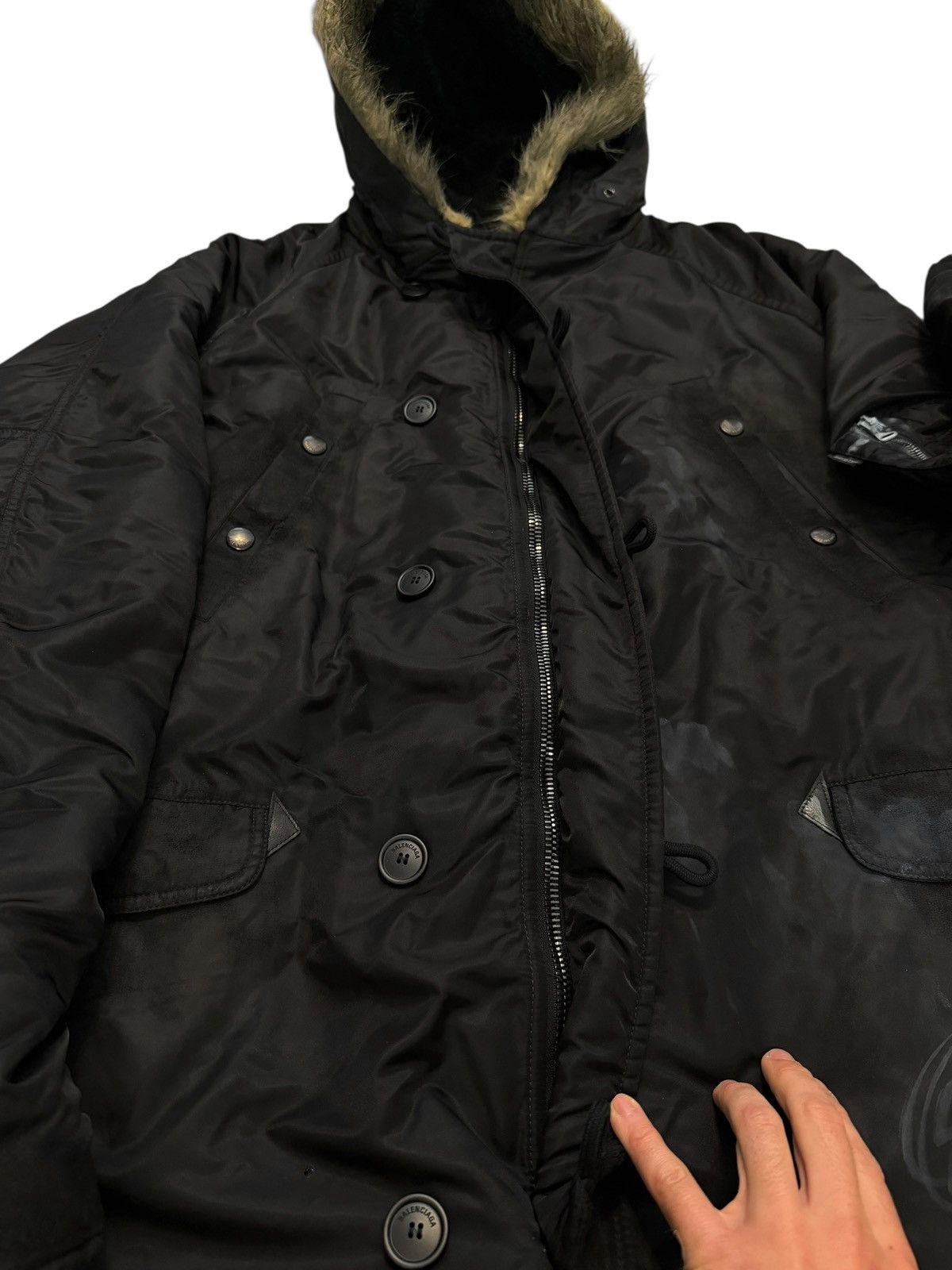 Balenciaga $4050 Distressed Mud Show Graffiti N3B Military Parka Size US M / EU 48-50 / 2 - 3 Thumbnail