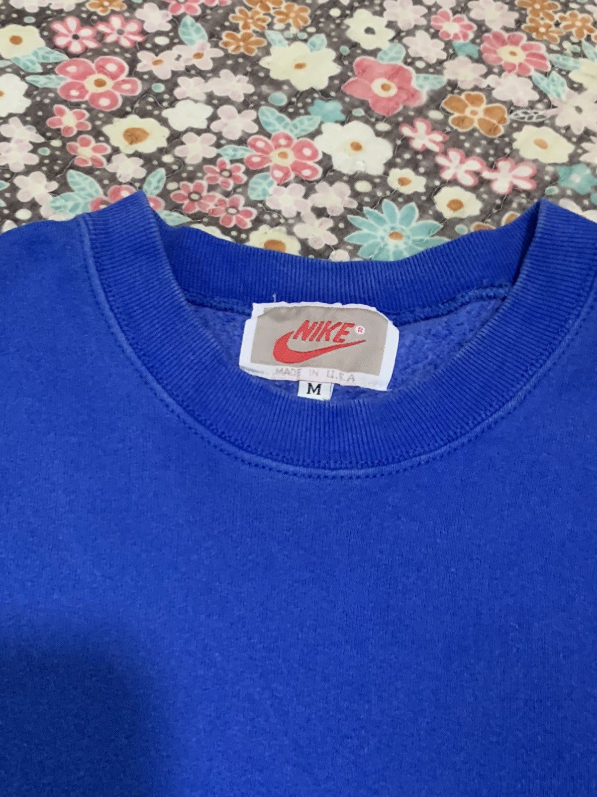 Nike Vintage Nike Small Swoosh Distressed Sweatshirt Size US M / EU 48-50 / 2 - 4 Thumbnail