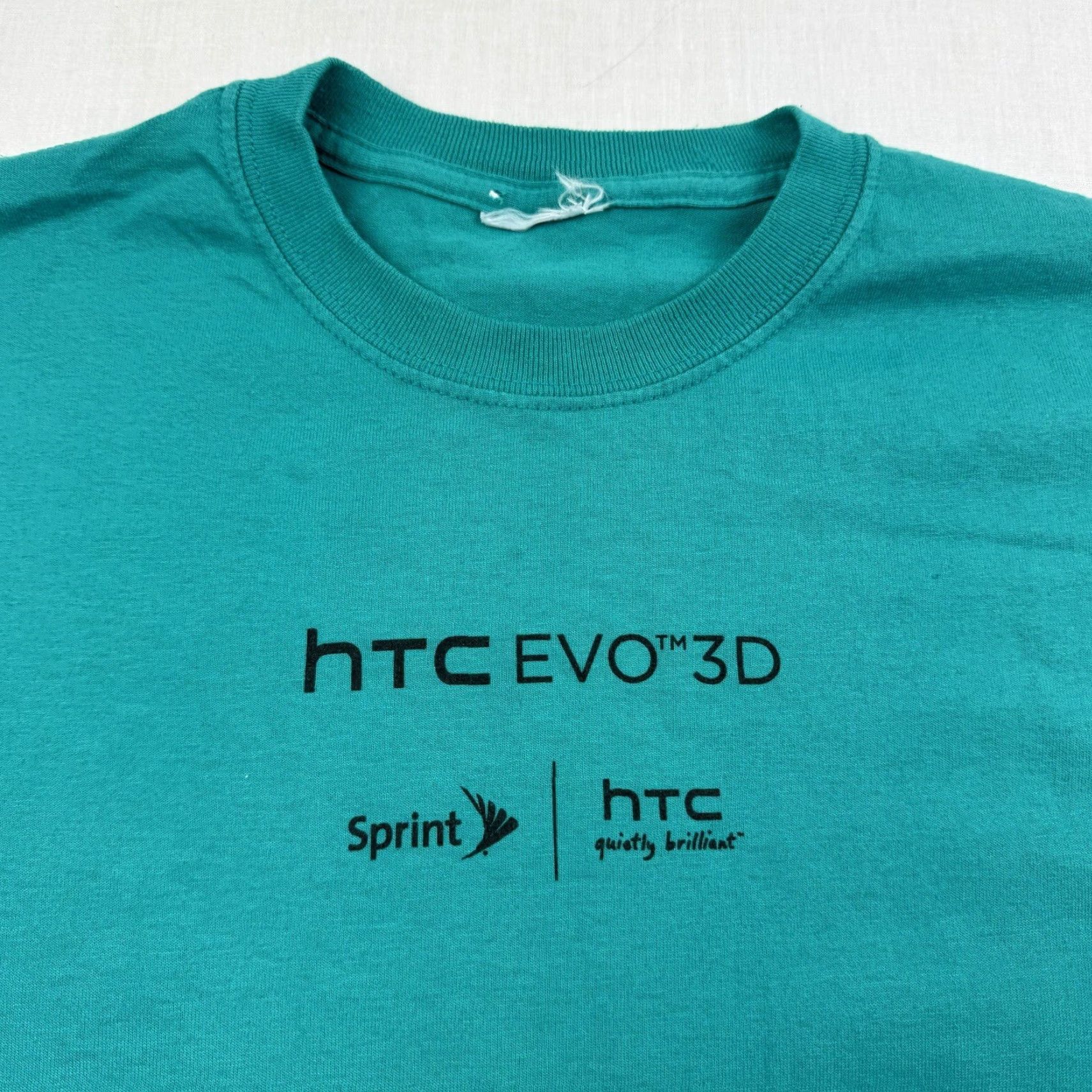 Gildan VINTAGE HTC Evo 3D Cell Phone Promotional Shirt Adult Medium Teal Green Hornet 2011 Size US M / EU 48-50 / 2 - 3 Thumbnail
