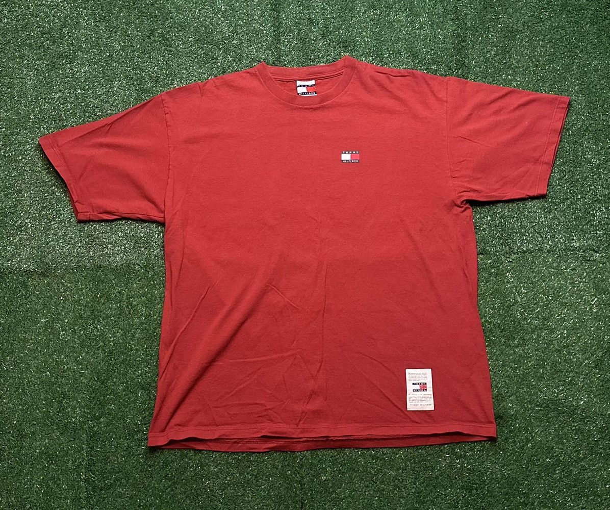 Tommy Hilfiger Vintage Red Tommy Hilfiger Logo T-Shirt Size XL Size US XL / EU 56 / 4 - 1 Thumbnail