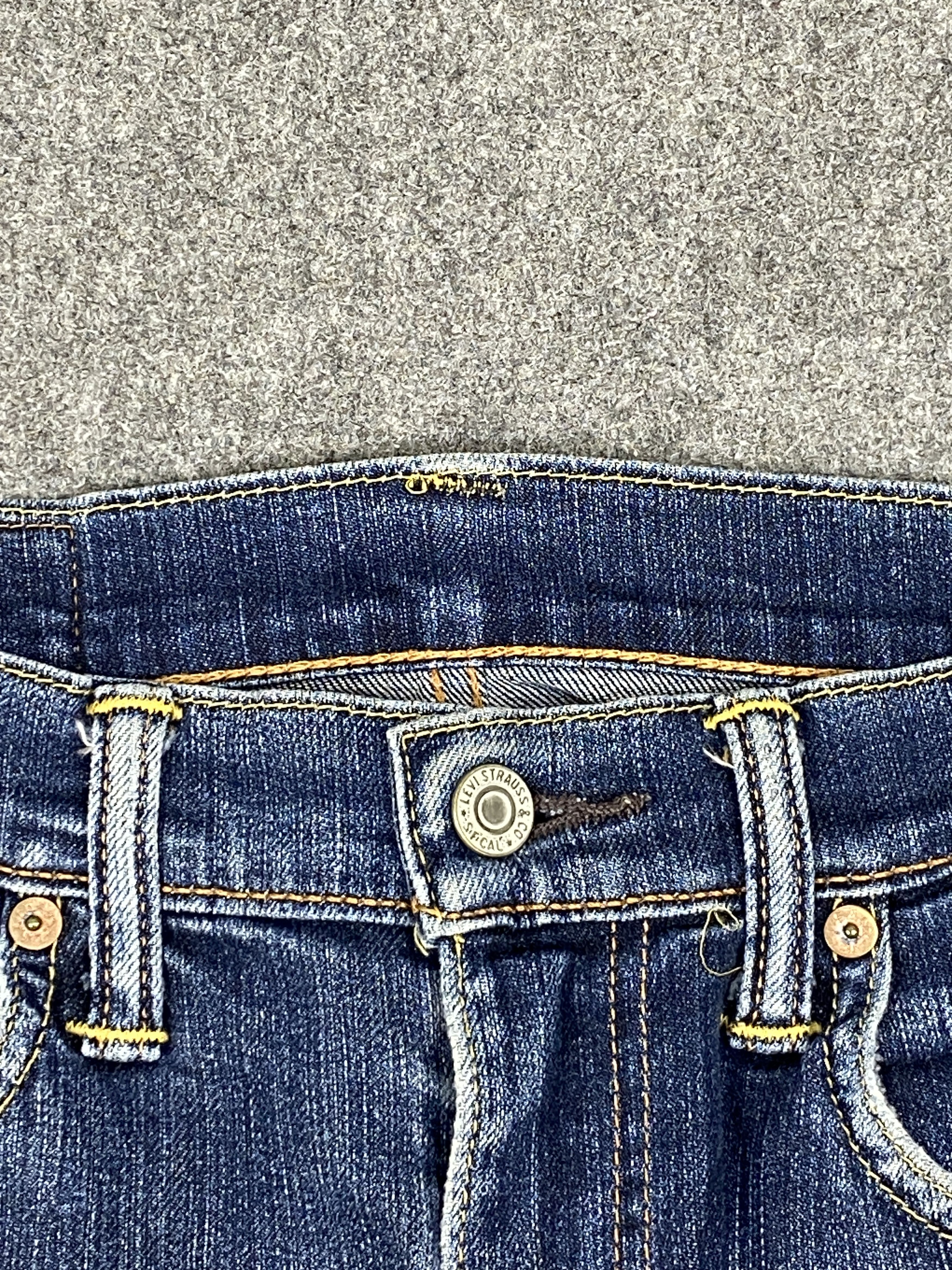 Levi's Vintage Levi's 511 Slim Fit Faded Blue Jeans DJ0010Z Size US 30 / EU 46 - 8 Thumbnail