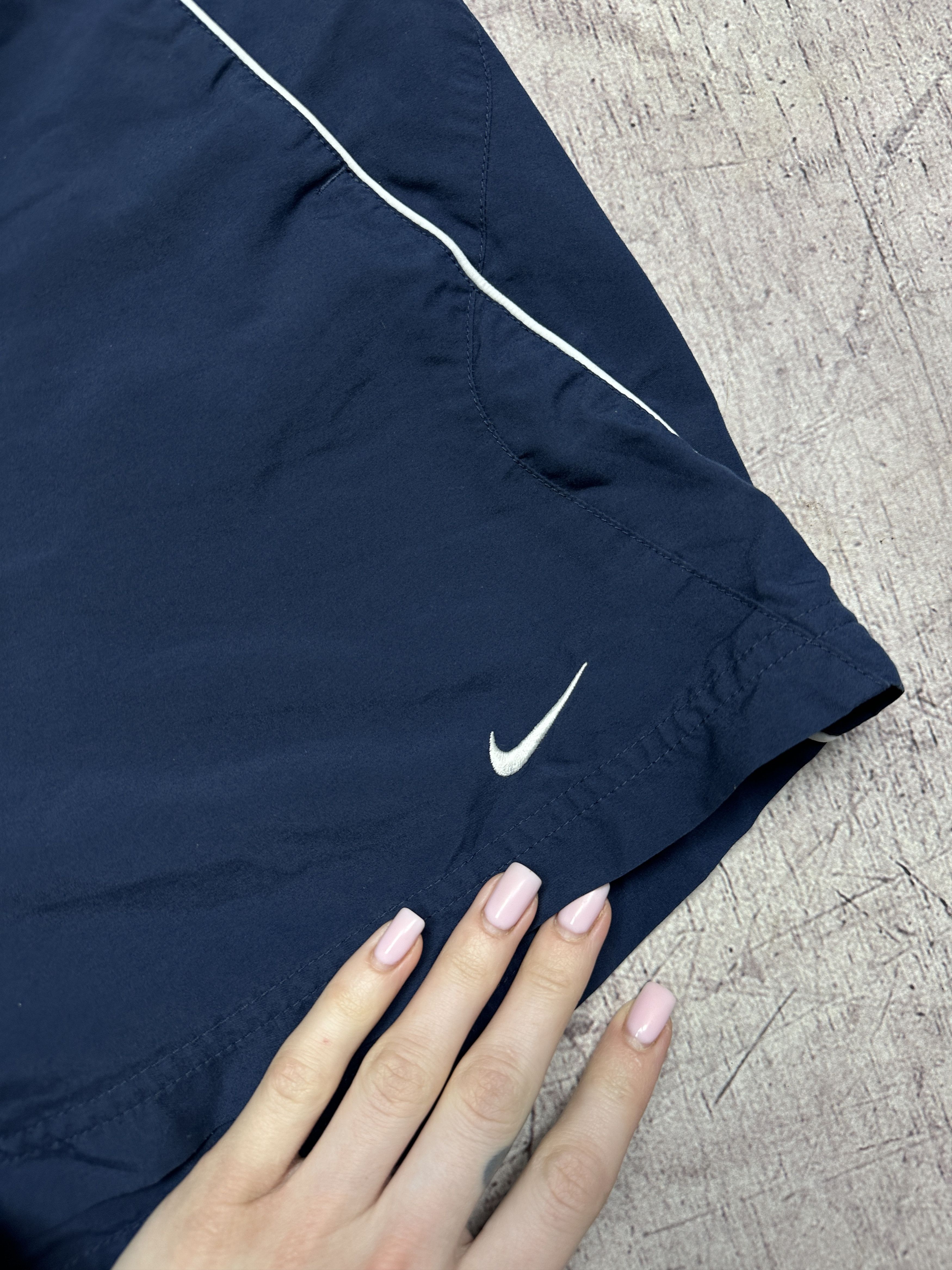 Nike Nike Vintage Mens Nylon Shorts Size US 34 / EU 50 - 3 Thumbnail