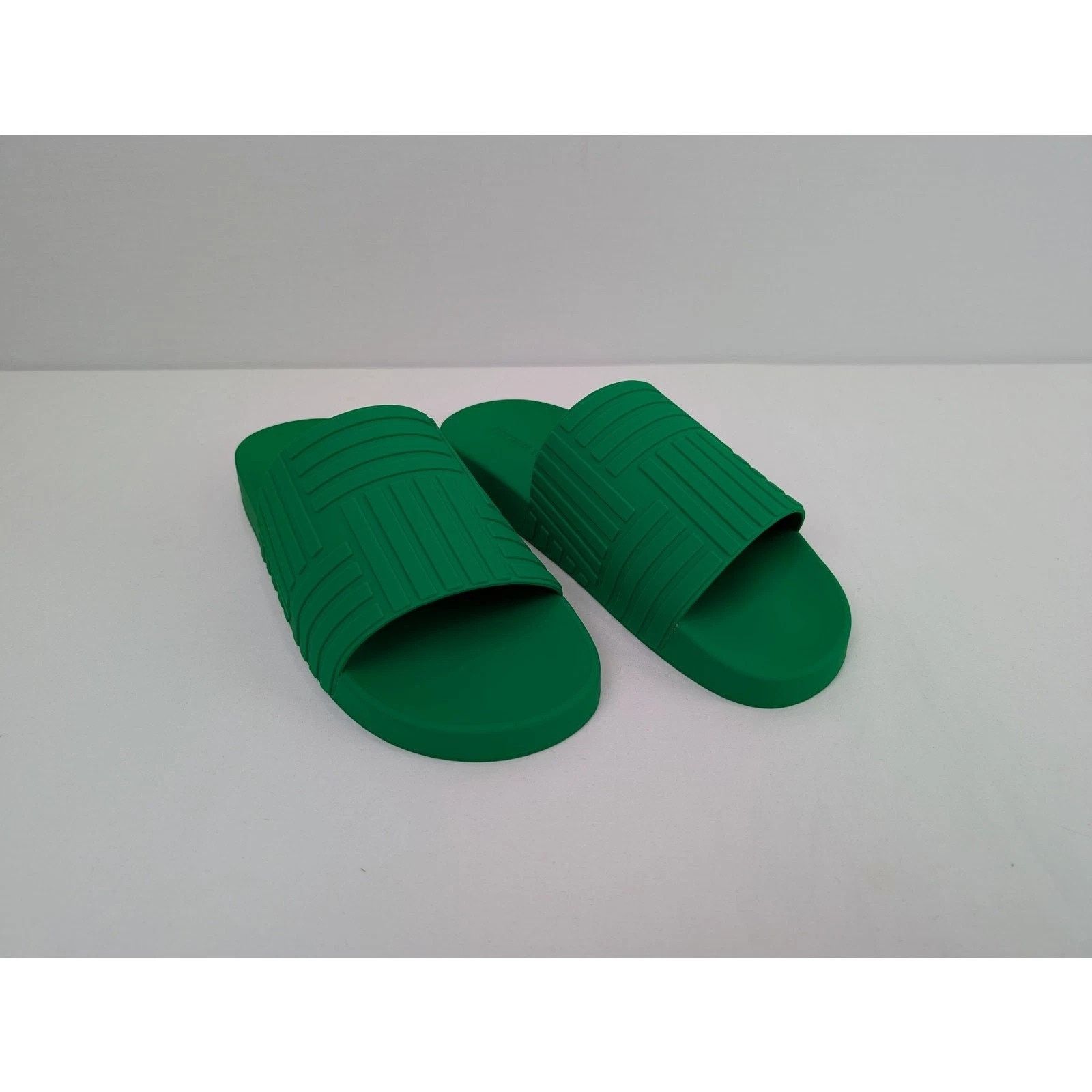 Bottega Veneta o1rshd1 Rubber Carpet Slider Sandal in Parakeet Size US 10 / EU 43 - 6 Thumbnail