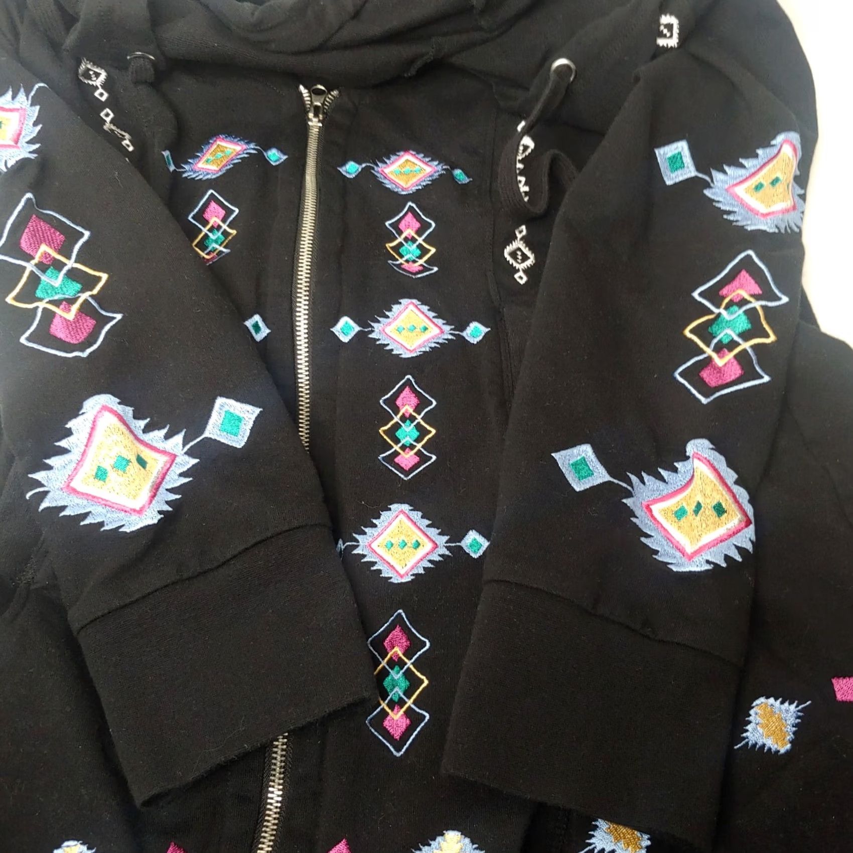 Vintage Monroe & Maine Sweatshirt Women M Southwest Aztec Black Hood Flared Artsy Sweatshirt Size M / US 6-8 / IT 42-44 - 2 Thumbnail