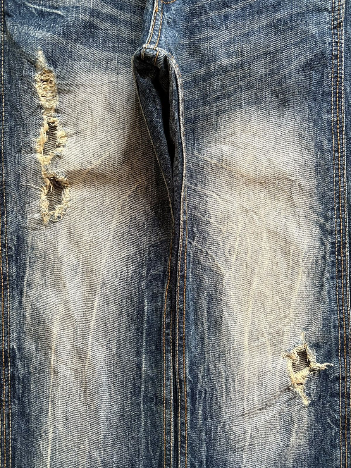 Japanese Brand Vintage Japanese Brand Mud Wash Buckle Back Rip Loose Jeans Size US 30 / EU 46 - 5 Thumbnail