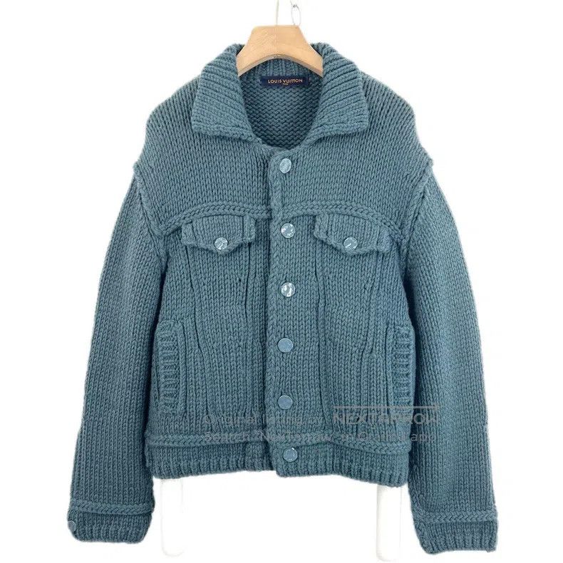 Louis Vuitton Louis Vuitton Blue knit button-down sweater jacket Size US M / EU 48-50 / 2 - 1 Thumbnail