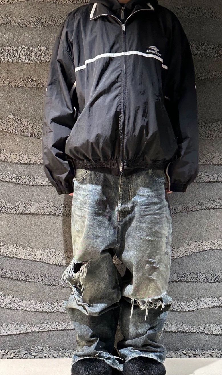 Balenciaga Balenciaga 24ss 2-in-1 Poplin 3 Bsports Zip H 2412-Nextarrow Size US XL / EU 56 / 4 - 9 Thumbnail