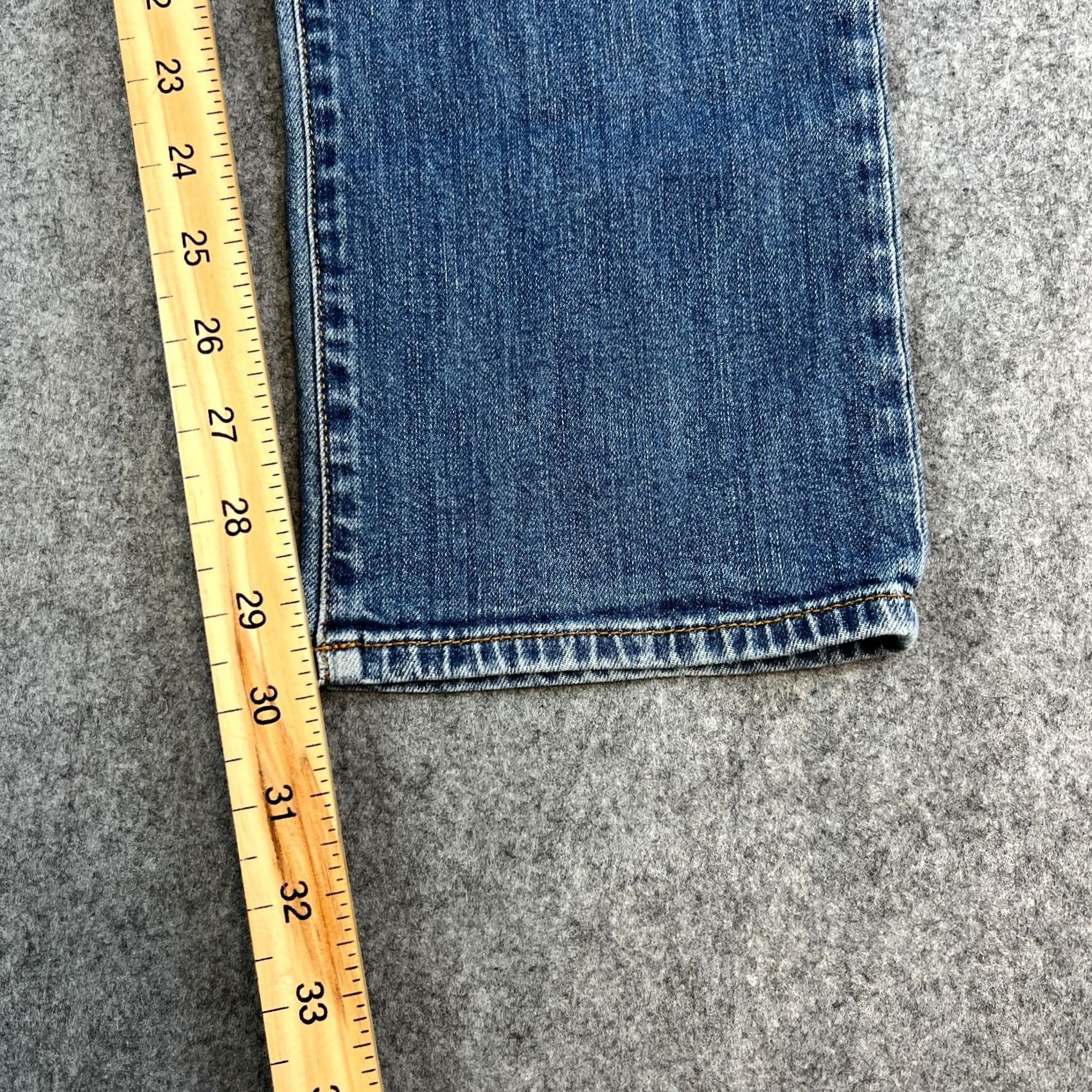 Vintage Armani Jeans Jeans Slim Tapered 33 32 Blue Denim Cotton Elastan Stretch 5-Pocket Mens Regular Waist 33 Inseam 32 In 10 Rise Classic Vintage NoN/A Size US 33 - 4 Thumbnail