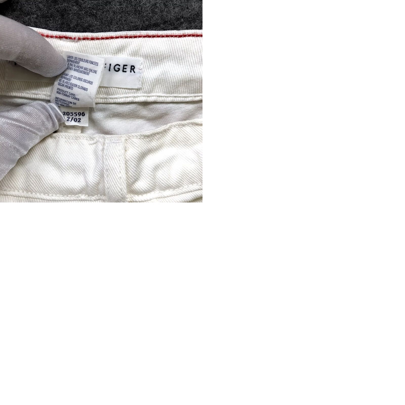 Tommy Hilfiger VINTAGE Tommy Hilfiger Carpenter Jeans Shorts Womens Size 10 White Y2K 2000s Size 32" / US 10 / IT 46 - 9 Thumbnail