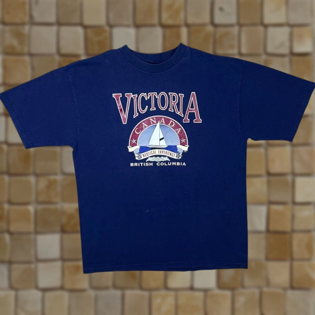 Vintage VINTAGE Victoria Canada “British Columbia” Nautical Souvenir Graphic T-Shirt XL Men Navy Blue Shirts XL Mens Size US XL / EU 56 / 4 - 1 Thumbnail