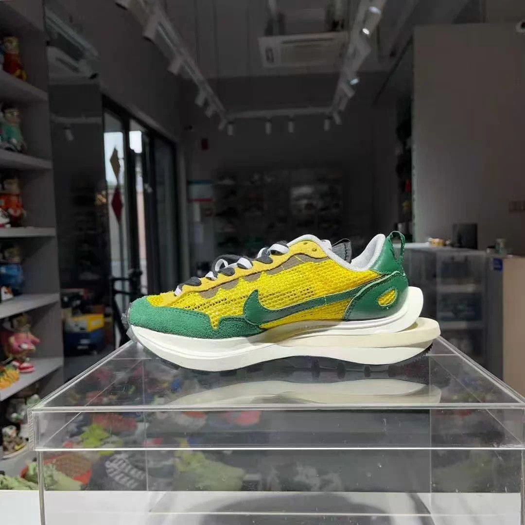 Nike Sacai x Nike VaporWaffle Green Yellow 37.5 Size US 6.5 / IT 36.5 - 6 Thumbnail