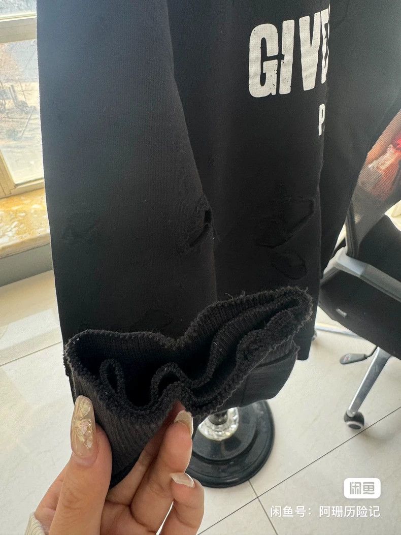 Givenchy Givenchy Givenchy hole sweatshirt 2505-Nextarrow Size US M / EU 48-50 / 2 - 5 Thumbnail