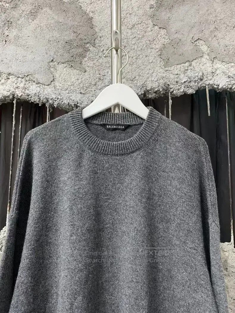 Balenciaga Balenciaga Snow Gray Logo Embroidered Sweater. Size US XS / EU 42 / 0 - 4 Thumbnail