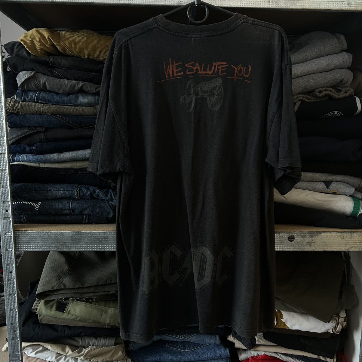 AC/DC Vintage AC/DC 2004 We Salute You Rock Band black tee size M Size US M / EU 48-50 / 2 - 11 Thumbnail