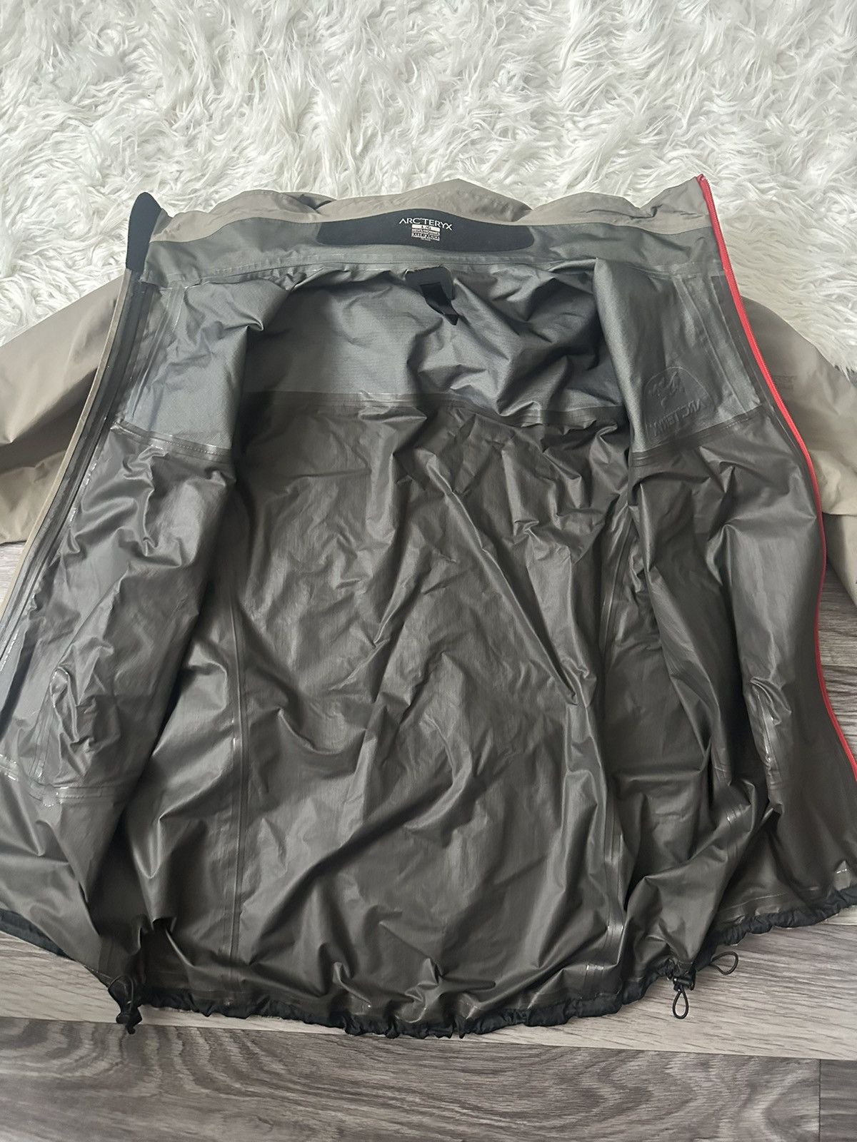 Arc'teryx RARE Arcteryx Beta Alpha SL Beige Gore Tex Jacket Red Zipper Size US L / EU 52-54 / 3 - 7 Thumbnail