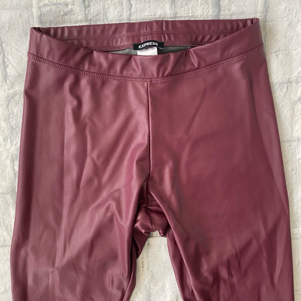 Express Express women M fleece lined vegan leather leggings burgundy Size 30" / US 8 / IT 44 - 2 Thumbnail