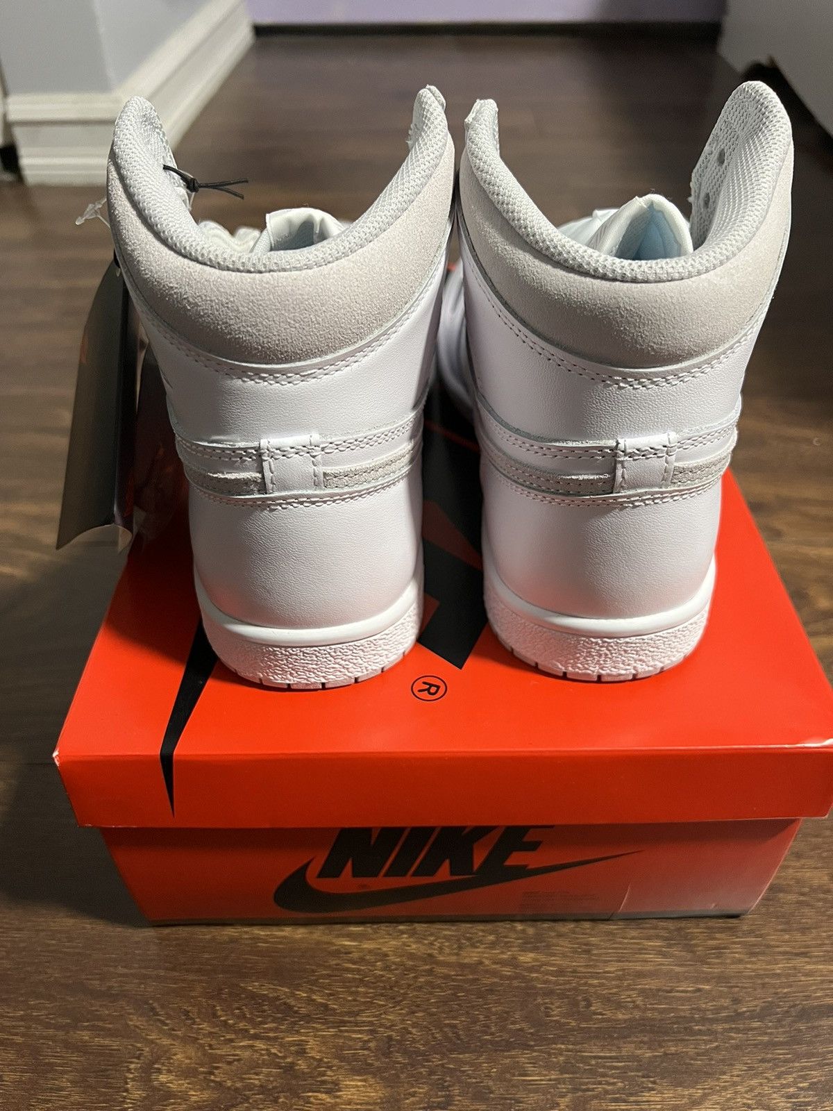 Jordan Brand Air Jordan 1 ‘85 OG Neutral Grey US Size 9 Size US 9 / EU 42 - 10 Thumbnail