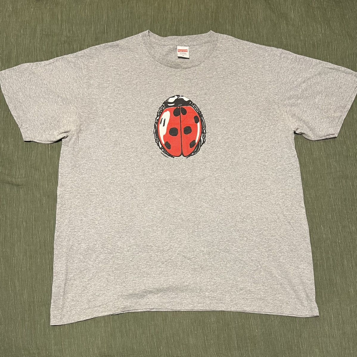 Supreme Supreme ladybug tee Size US XL / EU 56 / 4 - 1 Thumbnail