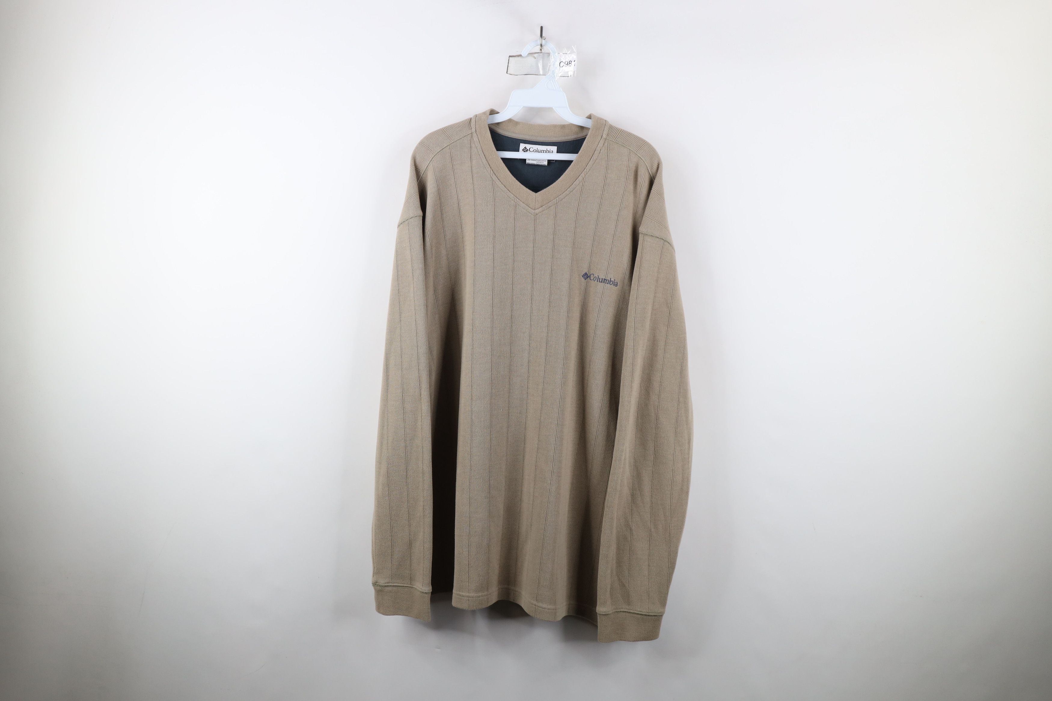 Columbia × Vintage Vintage Columbia Spell Out Ribbed Knit V-Neck Sweater Beige Size US XXL / EU 58 / 5 - 1 Thumbnail