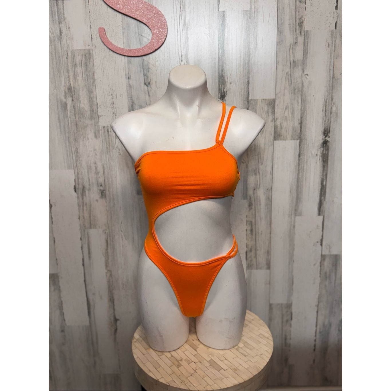 Other Orange Asymmetrical Cutout bodysuit size XSMALL Size XS / US 0-2 / IT 36-38 - 2 Thumbnail