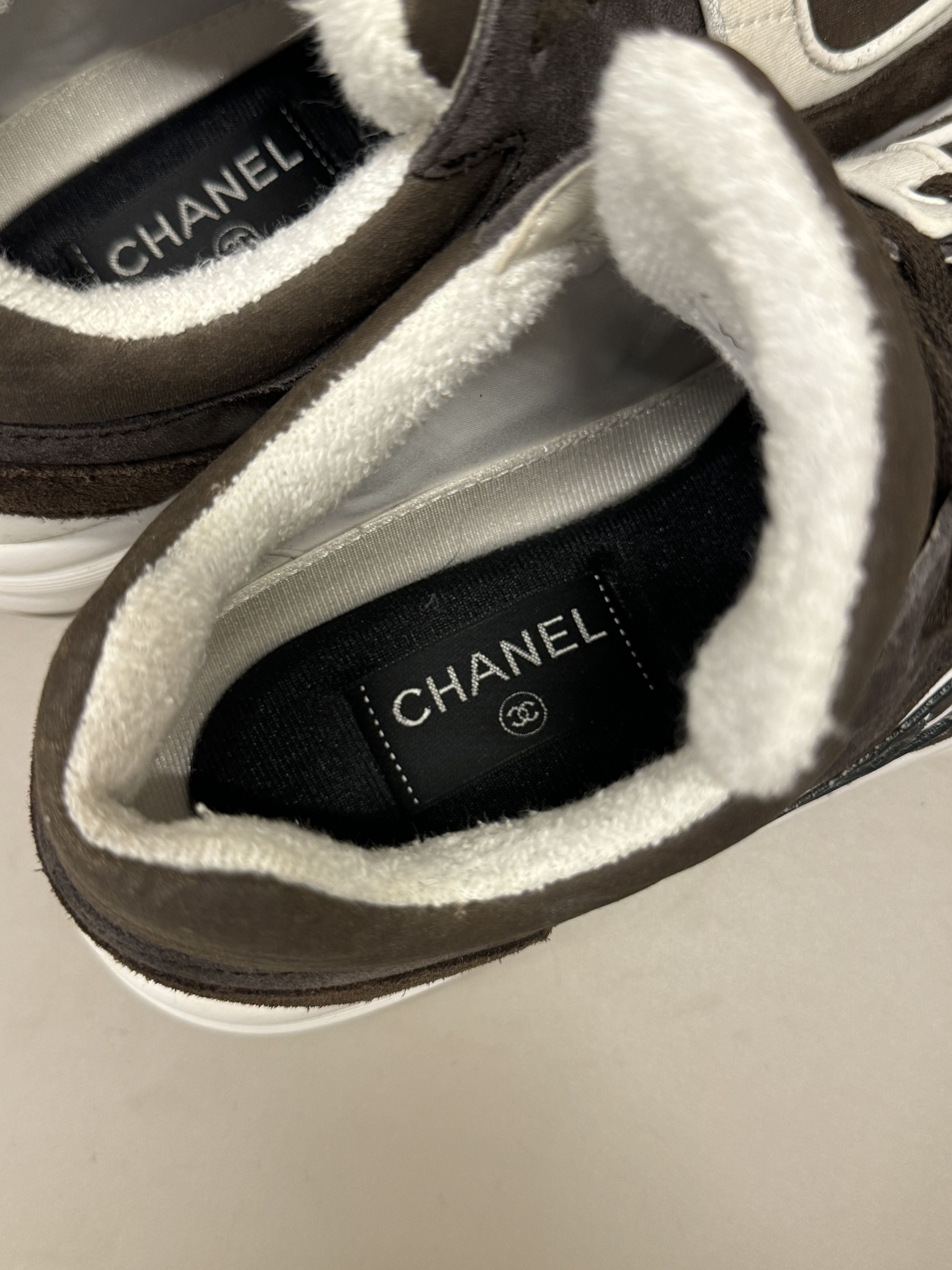 Chanel Chanel suede sneakers brown and white Size US 8 / IT 38 - 7 Thumbnail