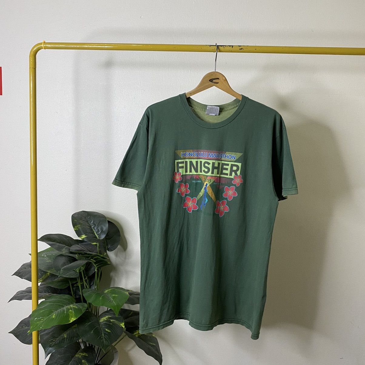 Nike Vintage 2003 Nike Honolulu Marathon Finisher Faded Green Tee Size US L / EU 52-54 / 3 - 1 Thumbnail
