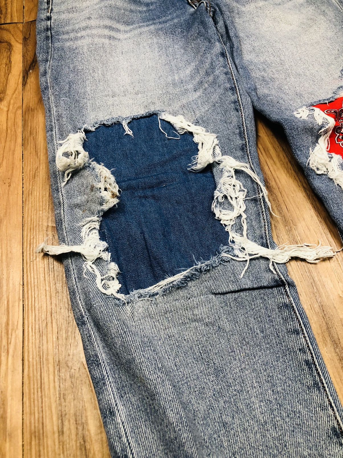 American Eagle Outfitters American Eagle Patch Design Jeans (35) Size US 30 / EU 46 - 9 Thumbnail