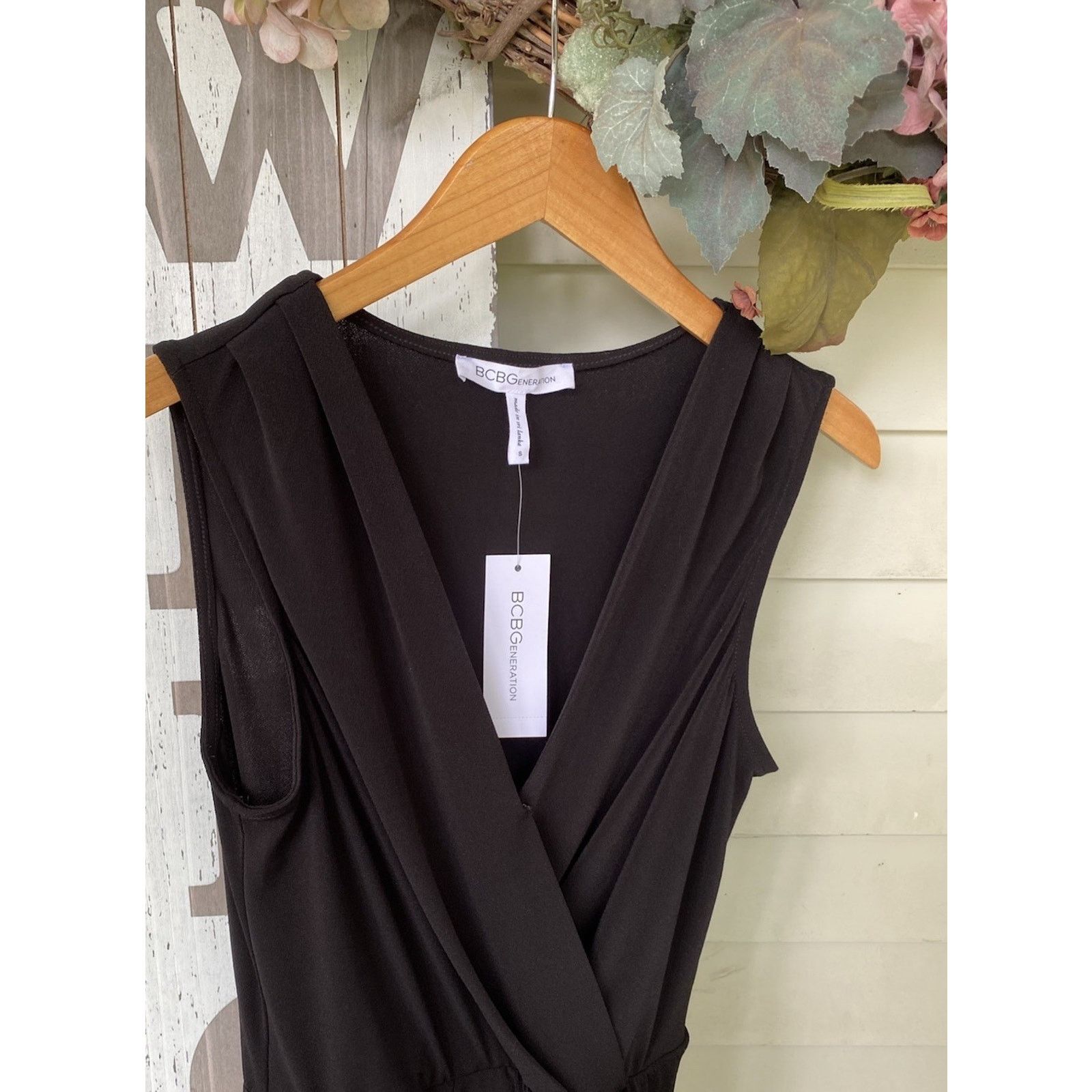 BCBGeneration BCBG ENERATION Women's Black V-neck Shorts Jumpsuits S $78 Size 28" / US 6 / IT 42 - 2 Thumbnail