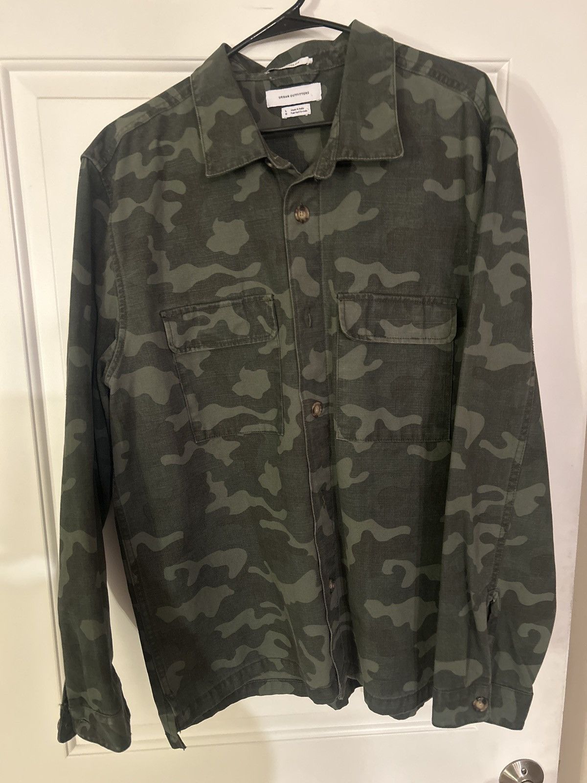 Urban Outfitters Urban Outfitters Oversized Fit Button Up Shirt Size US L / EU 52-54 / 3 - 1 Thumbnail