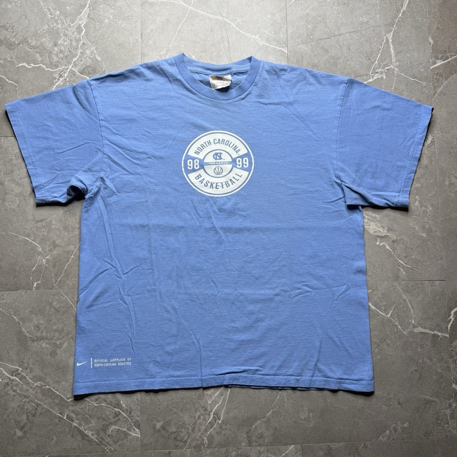 Nike Vintage 90s Nike North Carolina Tar Heels Jordan T-Shirt Size US L / EU 52-54 / 3 - 1 Thumbnail