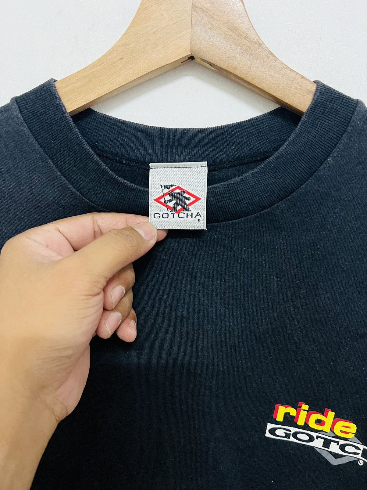 Gotcha × Vintage VINTAGE 1992 GOTCHA INTERNATIONAL SURF TEE Size US M / EU 48-50 / 2 - 8 Thumbnail