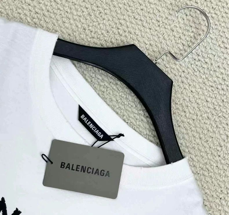 Balenciaga Balenciaga Marathon running monogram logo small destruction Size US L / EU 52-54 / 3 - 2 Thumbnail