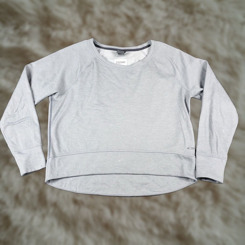 Champion Champion Sweater Women L Gray Pullover Knit Crew Neck Logo All Seasons Vintage? No. (But must not add) Size L / US 10 / IT 46 - 1 Thumbnail