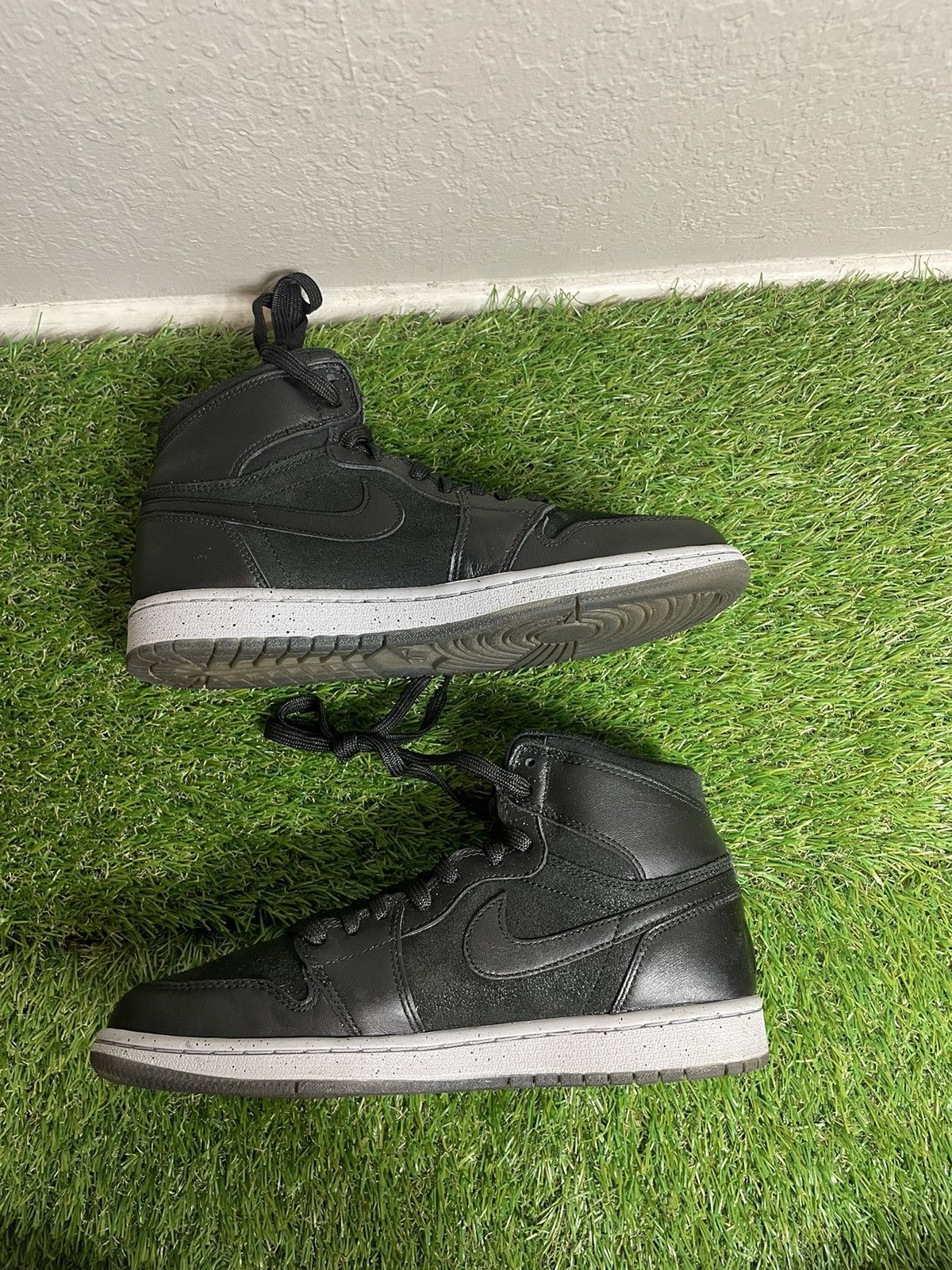 Nike AIR JORDAN 1 RETRO HIGH NYC 23NY BLACK 715060-002 Men 8 Size US 8 / EU 41 - 9 Thumbnail