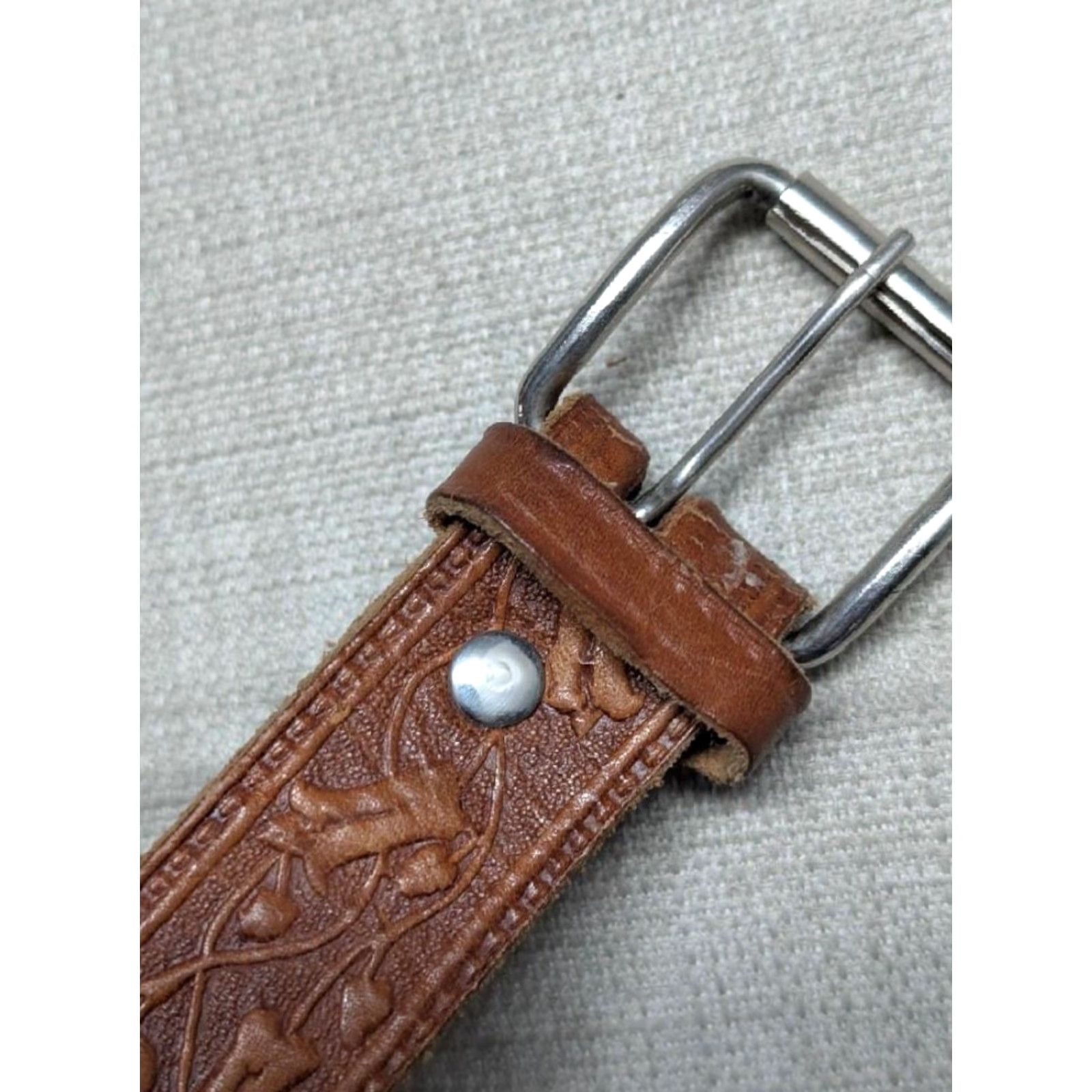 Vintage VINTAGE handcrafted western belt Tooled 34 Brown Cowhide Leather Buckle belt Men 34/36 Western belt Mens Brown Tooled N/A Size 36 - 4 Thumbnail
