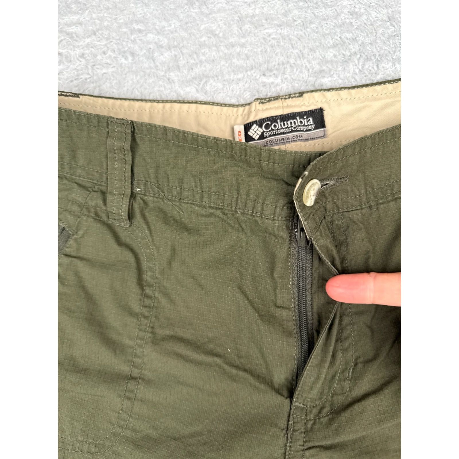 Vintage VINTAGE Columbia Shorts Women 10 Green Cargo Rip-Stop 100% Cotton XCO Hike Camp Size 32" / US 10 / IT 46 - 6 Thumbnail