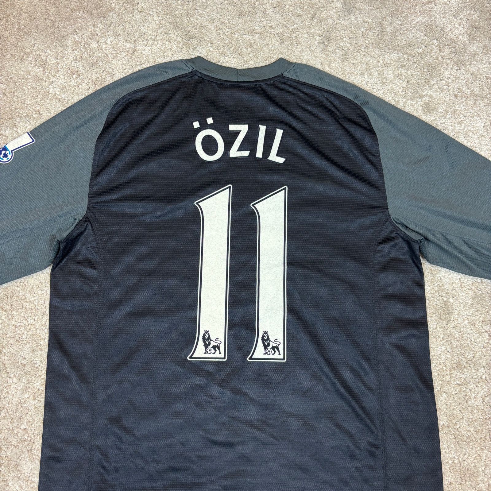 Nike Arsenal 2013 2014 Goalkeeper Mesut Ozil 11 Jersey Men's M Size US M / EU 48-50 / 2 - 2 Thumbnail