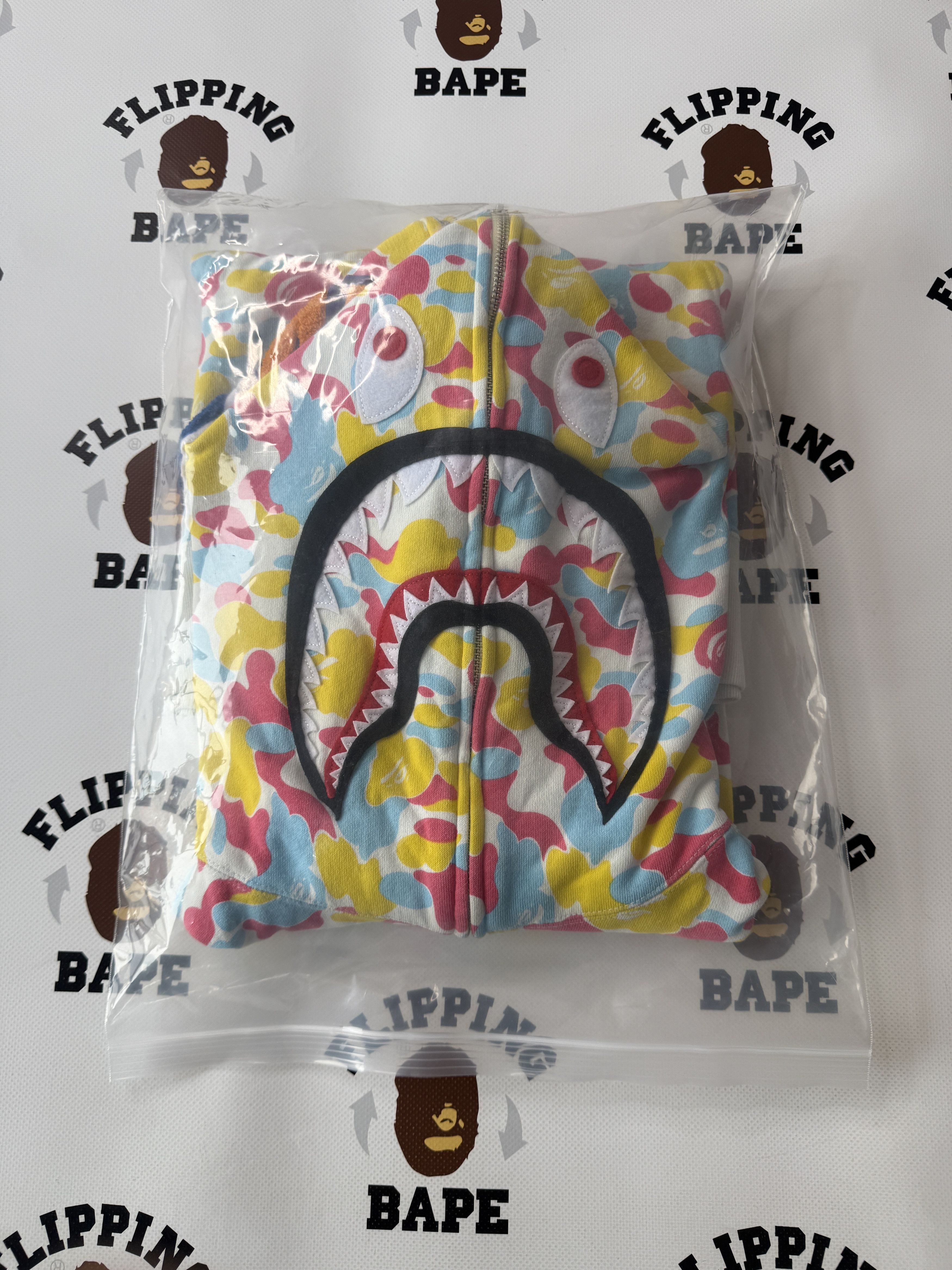Bape BAPE STORE SANYA SEPARATE SHARK FULL ZIP HOODIE Size US L / EU 52-54 / 3 - 18 Thumbnail