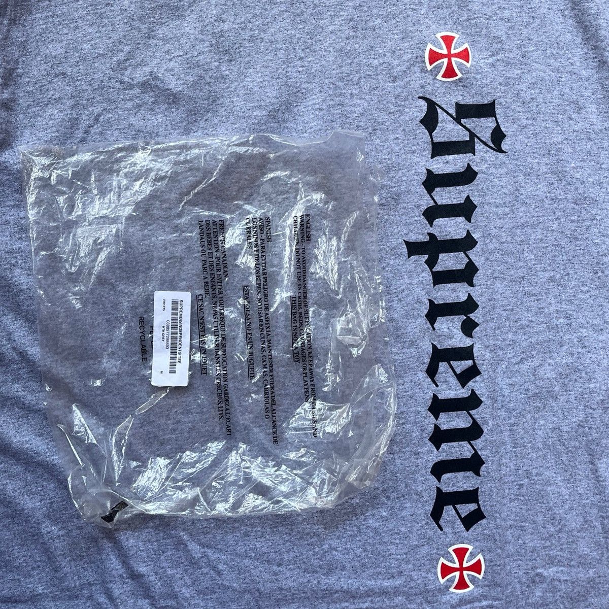 Independent Truck Co. × Supreme Supreme x Independent Old English FW17 Size US M / EU 48-50 / 2 - 6 Thumbnail