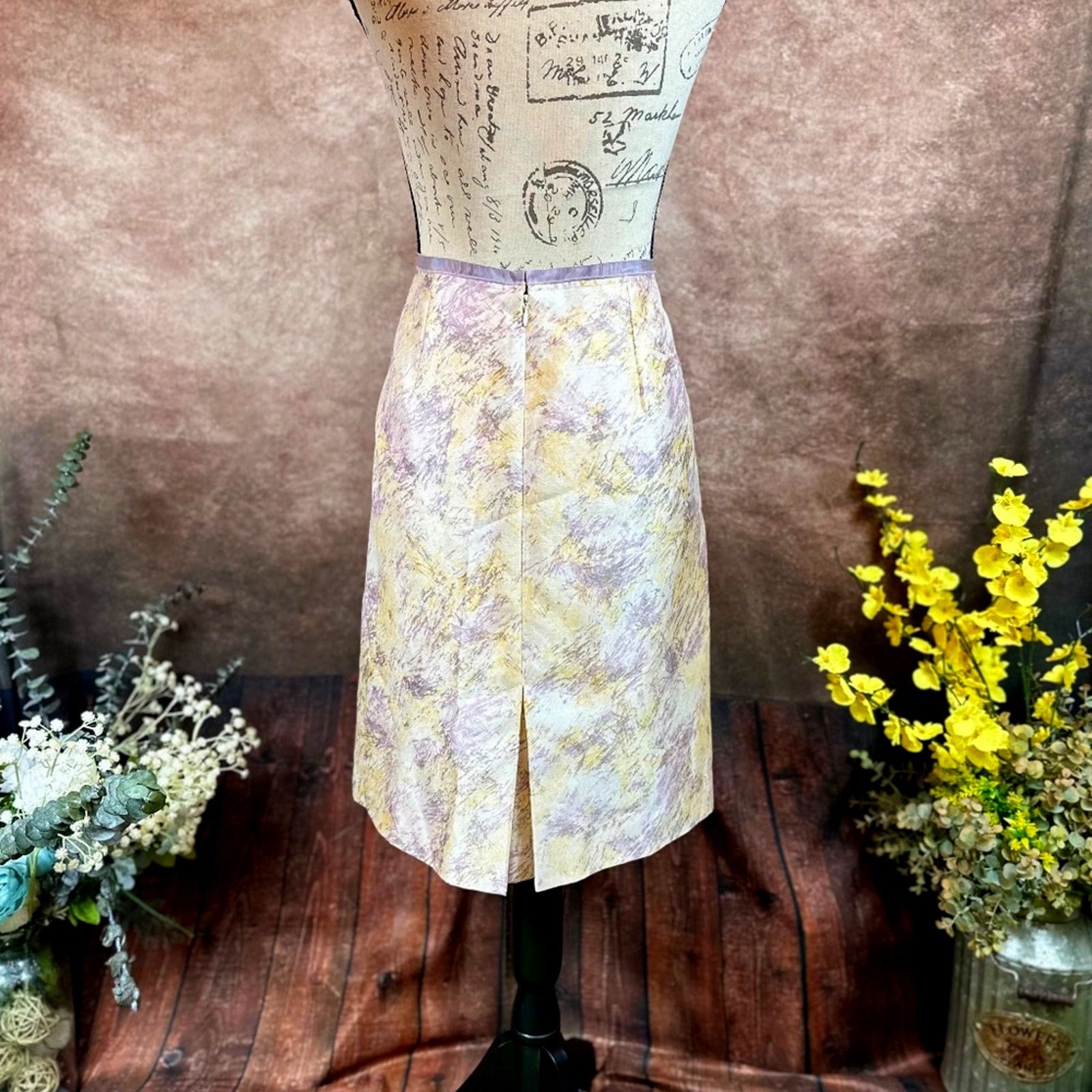 Other BCBGMaxazria Watercolor‎ Wool/Silk Skirt Lavender/Cream10 Size 32" / US 10 / IT 46 - 13 Thumbnail