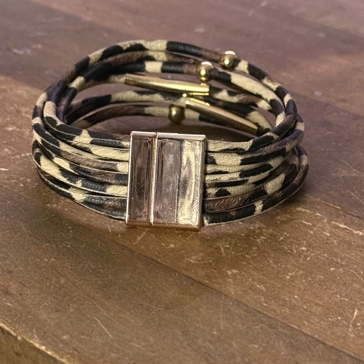 Other Multi strand leopard print stacked bracelet Size ONE SIZE - 5 Thumbnail