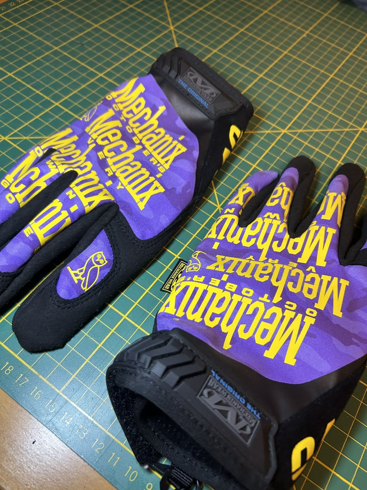 Bape × October's Very Own Bape x OVO Octobers Very Own x Mechanix work gloves Size ONE SIZE - 2 Thumbnail